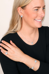 18ct White Gold White Mother of Pearl Bloom Four Leaf Clover Ball Edge Chain Bracelet