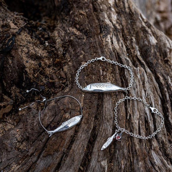 Sterling Silver Whitby Jet Emma Stothard Silver Darling Chain Link Bracelet, B1202.Sterling Silver Whitby Jet Emma Stothard Silver Darling Chain Link Bracelet, B1202.